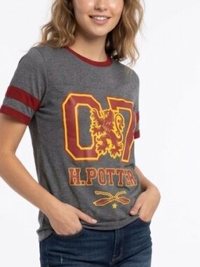 Harry Potter Gryffindor Quidditch T-Shirt Juniors‎ Medium 7/9